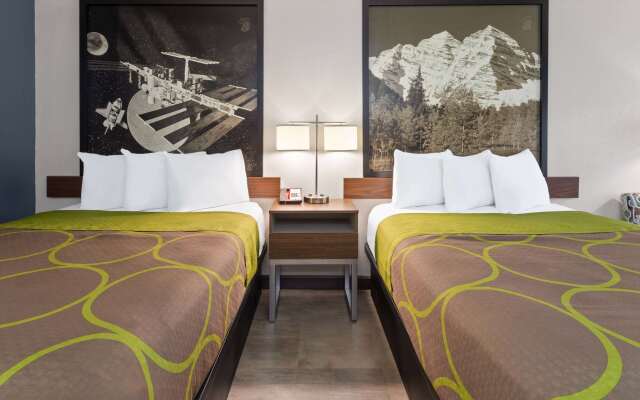 Super 8 by Wyndham Prattville Montgomery