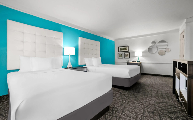 Howard Johnson by Wyndham Columbus Fort Moore