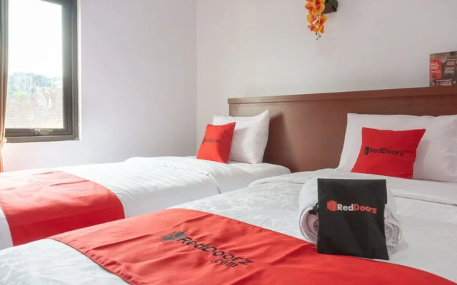 RedDoorz near Jawa Timur Park 3