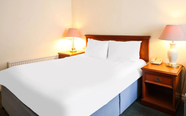 OYO Tong Park Hotel