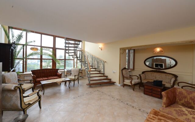 Caravan Hotel