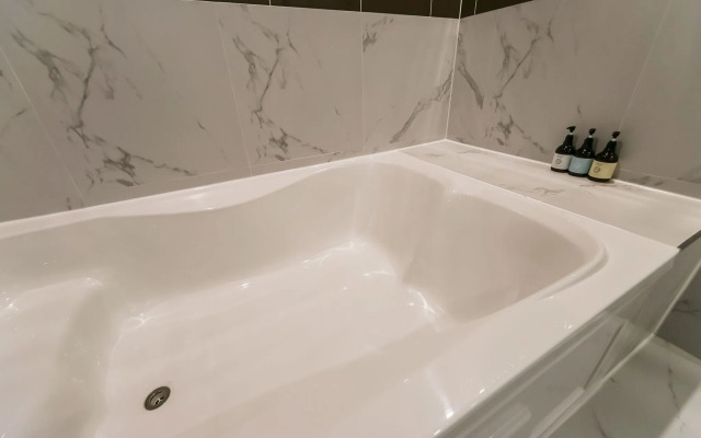 Changwon Jinhae Yongwon Hotel The K