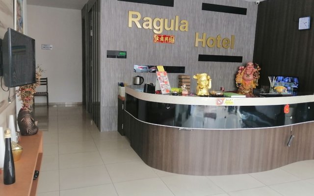 OYO 90028 Ragula Hotel