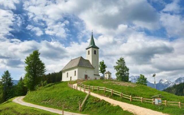 Frizerstvo,Gostinstvo in Mhe Lašekar, Valentina Špruk, s.p.