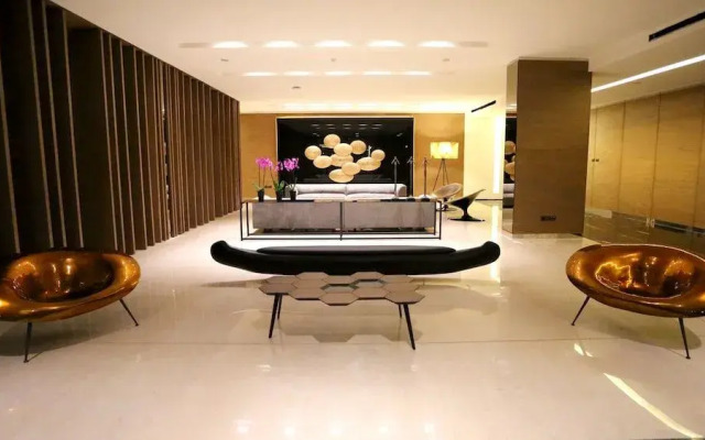 Mist Hotel And Spa By Warwick