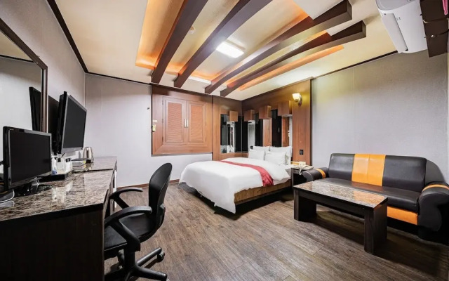 Suwon (Yeonghwadong) Herb Motel