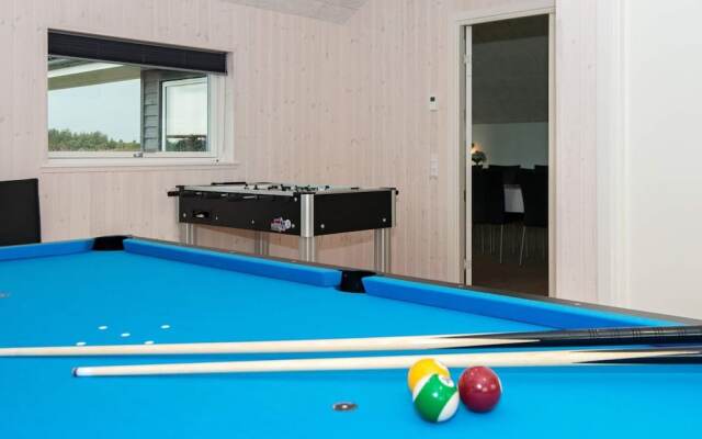 10 Person Holiday Home in Romo