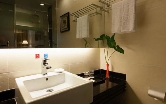 Junhong Hotel