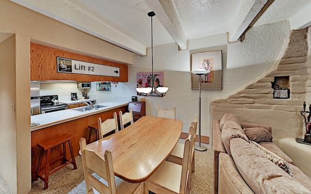 15tru5ai 3 Bedroom Condo