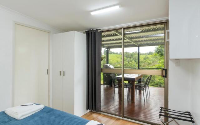 Mena Creek Flower House