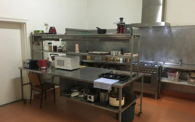 1849 Backpackers Hotel