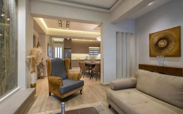 Maison De Luxx A10, Cozy Apartment with Garden In Larissa