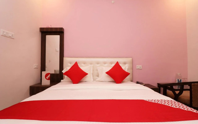 OYO 22356 Heaven Grand