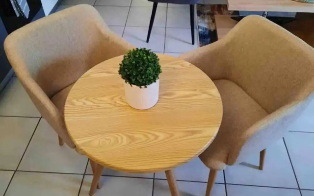 Contemporary Spacious & Comfortable Apartment