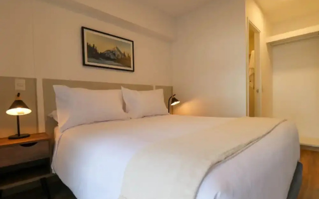 Radiant 1BR With Deco in Miraflores