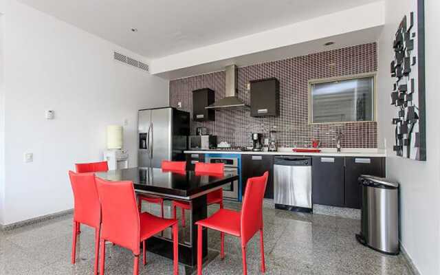 Infinito 21 PH & Jacuzzi by Tripintravel