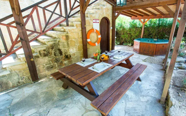 Villa Ambeli