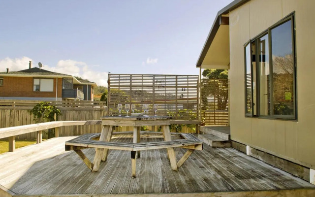 Korolevu Beach House - Whangamata Holiday Home