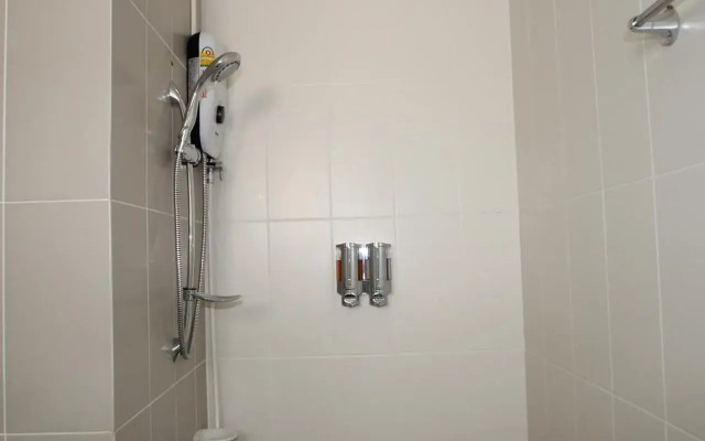 Angel Service Apartment Patong Beach