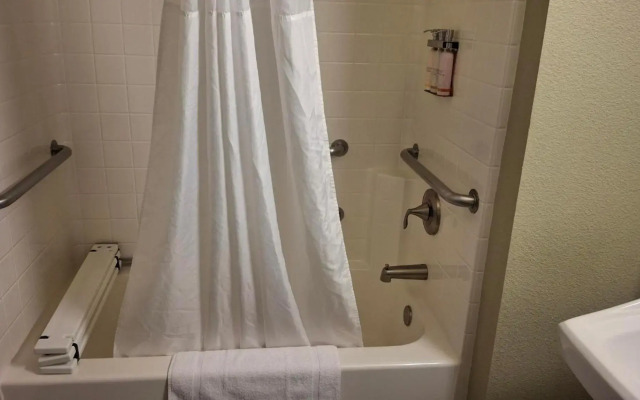 Island Suites