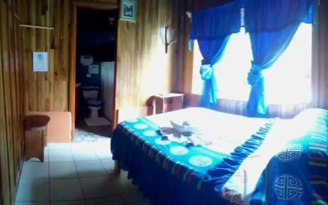 Pensión y Cabinas Colibrí Monteverde B&B
