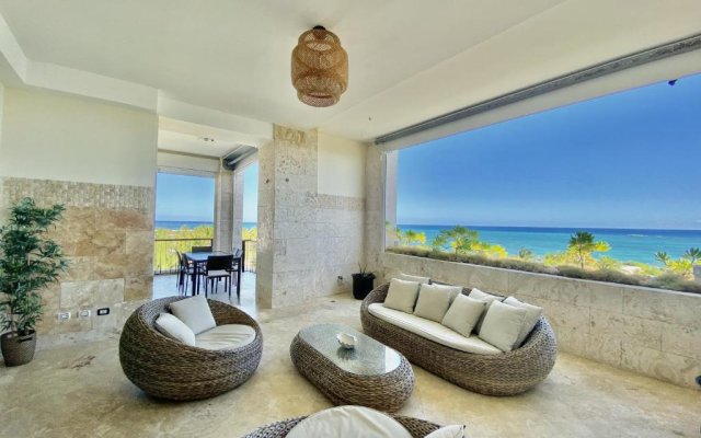 Beachfront Luxury Pent-House at Aquamarina, Cap Cana