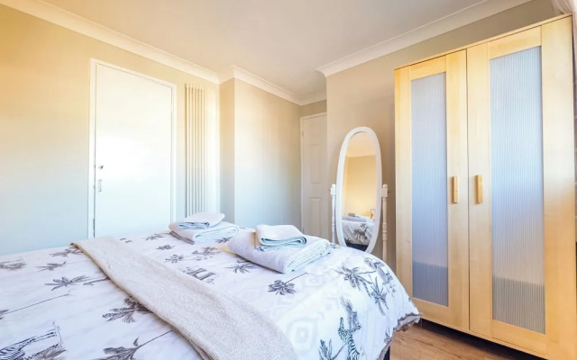 Braybrooke Bliss - 3 Bedroom House in Basildon