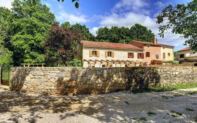 Villa in Batlug With Private Pool