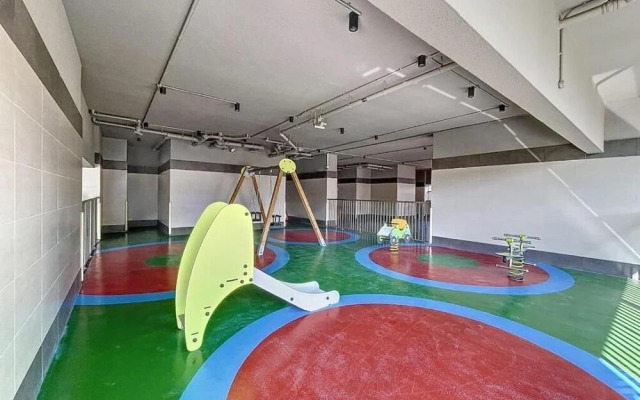 Whitesage - Elite Apartment With Balcony Near Metro Station