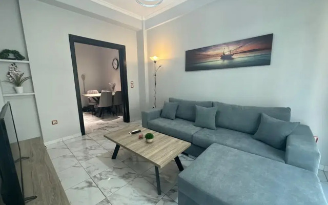 Red Roses Apartment - At083