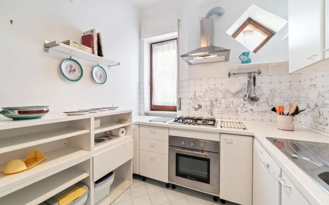 Vietri sul Mare Roomy Flat with Parking
