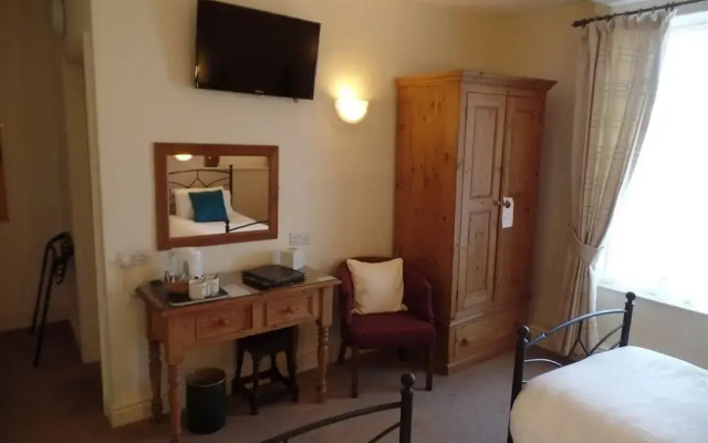 The Dodington Lodge Hotel