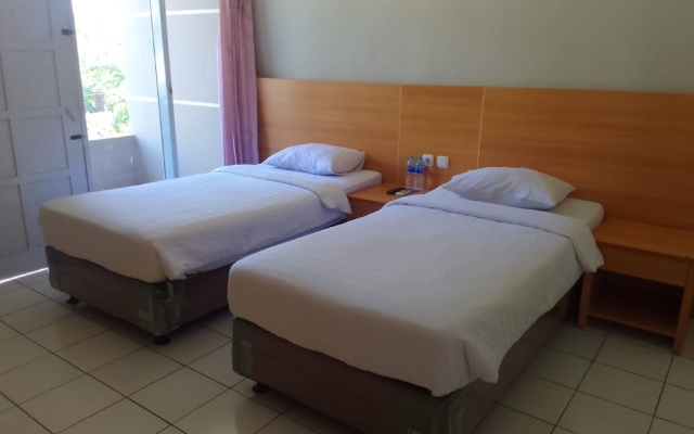 Royal Kencana powered by Cocotel – Guest Rooms – Jepara