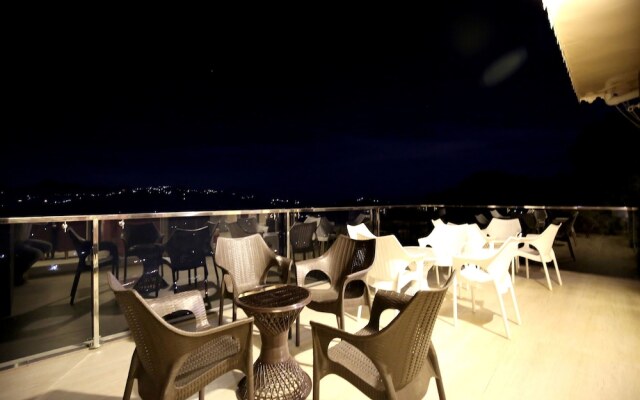 OYO 12324 Home Luxury 2BHK Kasauli