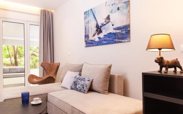 Sweet Suite Flora in Vouliagmeni