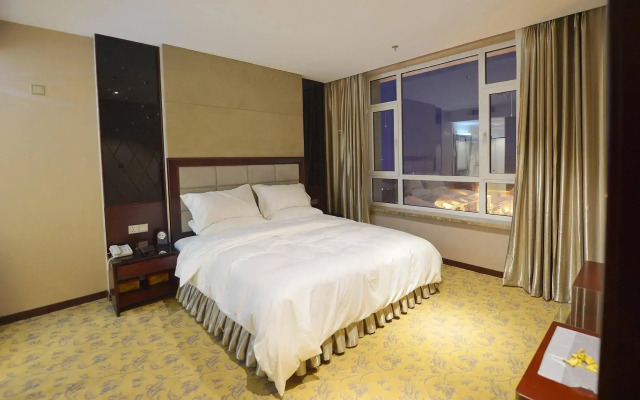 Dandong Riverside International Hotel