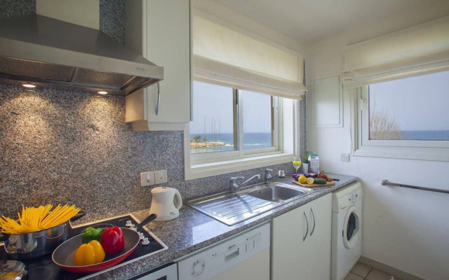 Alia Seafront Suite