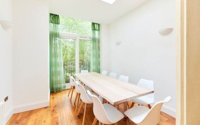 The Woolwich Retreat - Enticing 5bdr House With Parking