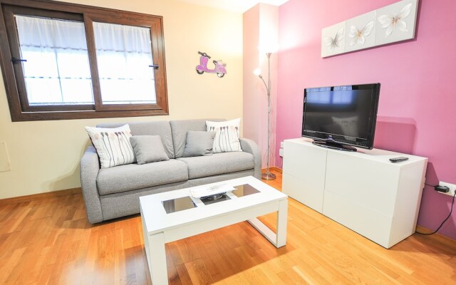 Sitito Quejana Apartment with Parking