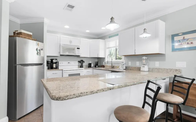 Sunset Harbor Palms 2-301