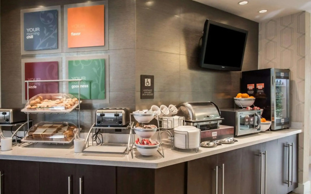 Comfort Suites Miami Airport North