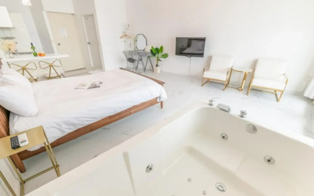 Goseong Nerja Sol Pension