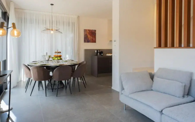 Marea 8 Emma Villas