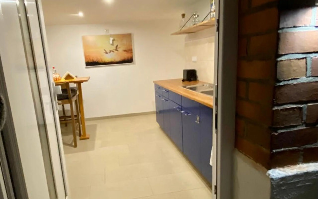 Gemütliche möblierte Souterrain Wohnung