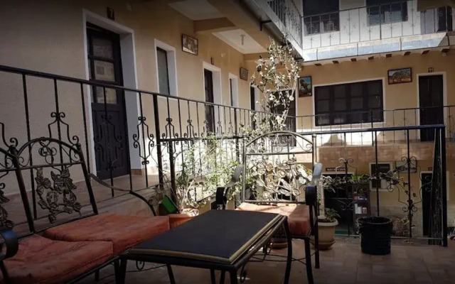 Alojamiento El Turista - Hostel
