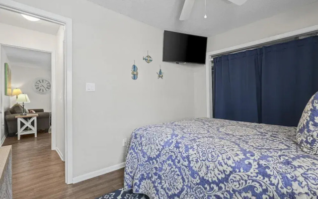 Moonraker 3 1 Bedroom Condo by RedAwning
