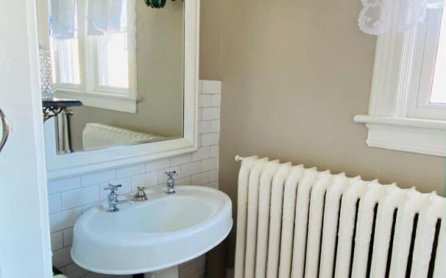 1000 Islands B&B – The Bulloch House