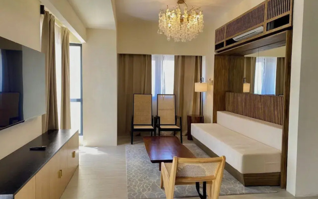 Elijah Hotel