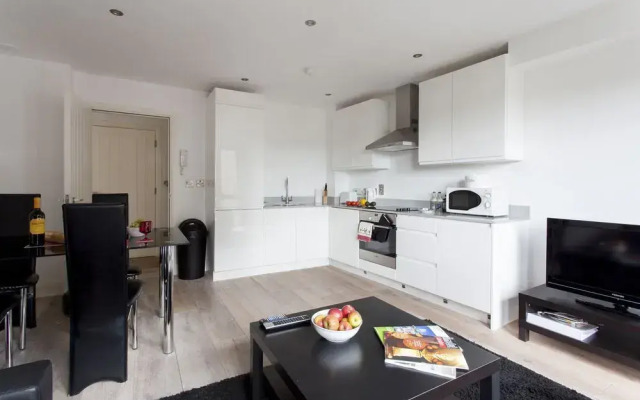 London Bridge Apartment