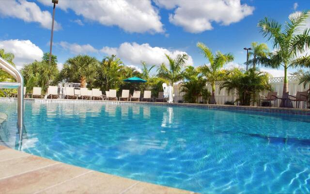 Spark by Hilton Sarasota Siesta Key Gateway